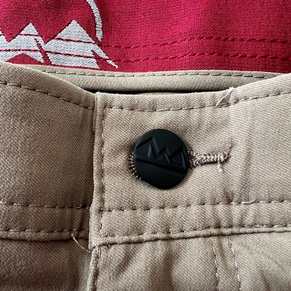 Mens Wrangler All Terrain Gear ATG Cargo Pants in Tan Color  Stretch W44x30L - Picture 7 of 8